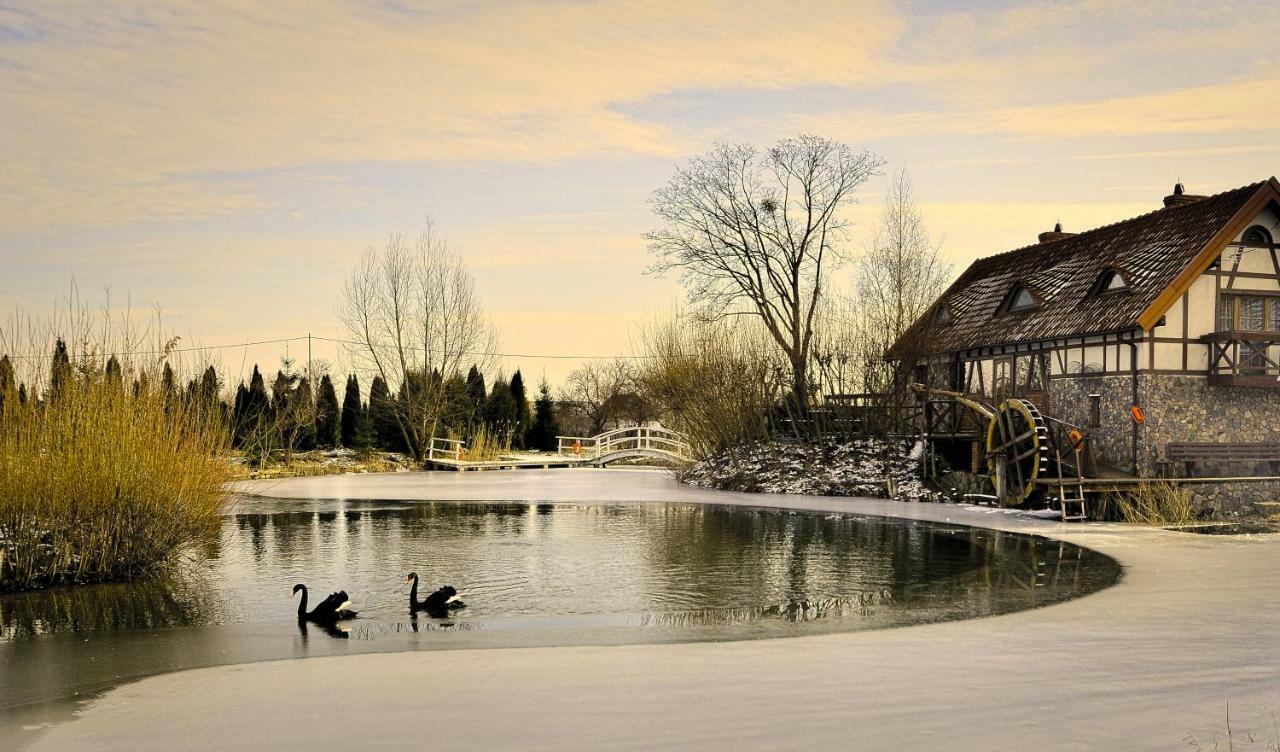 Villa Dom Na Wodzie Mazury Dzwierzuty Esterno foto