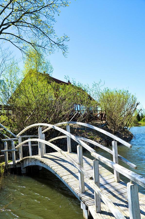 Villa Dom Na Wodzie Mazury Dzwierzuty Esterno foto